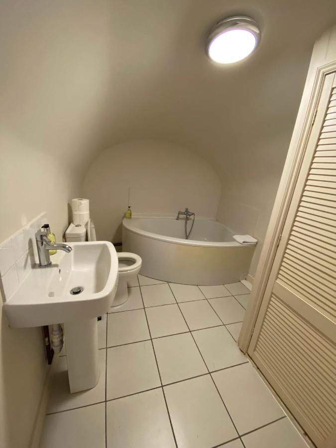 לונדון Stylish Maisonette And Studio In Victoria חדר תמונה