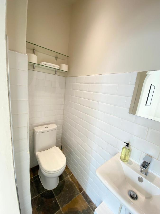 לונדון Stylish Maisonette And Studio In Victoria מראה חיצוני תמונה
