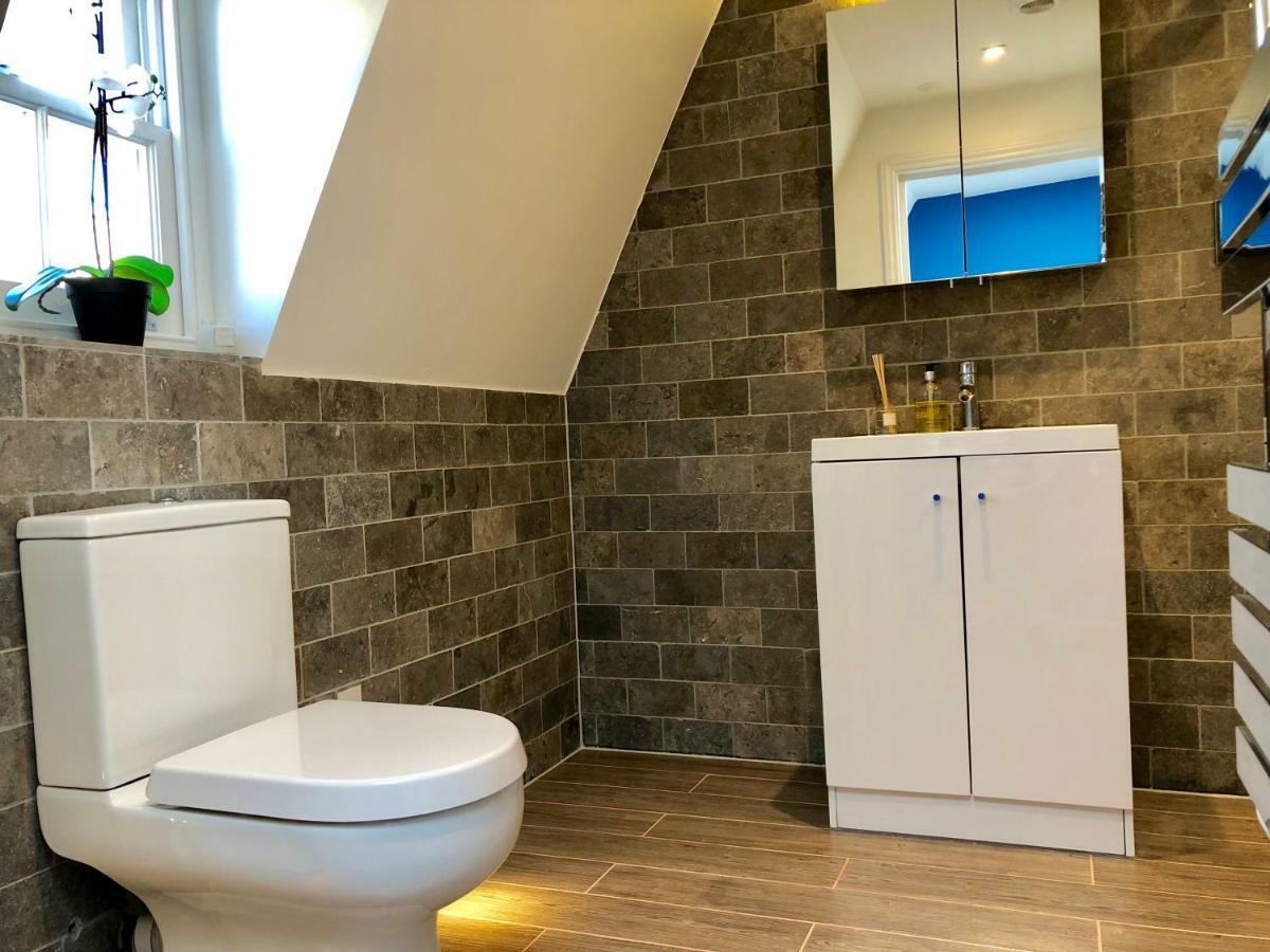 לונדון Stylish Maisonette And Studio In Victoria מראה חיצוני תמונה