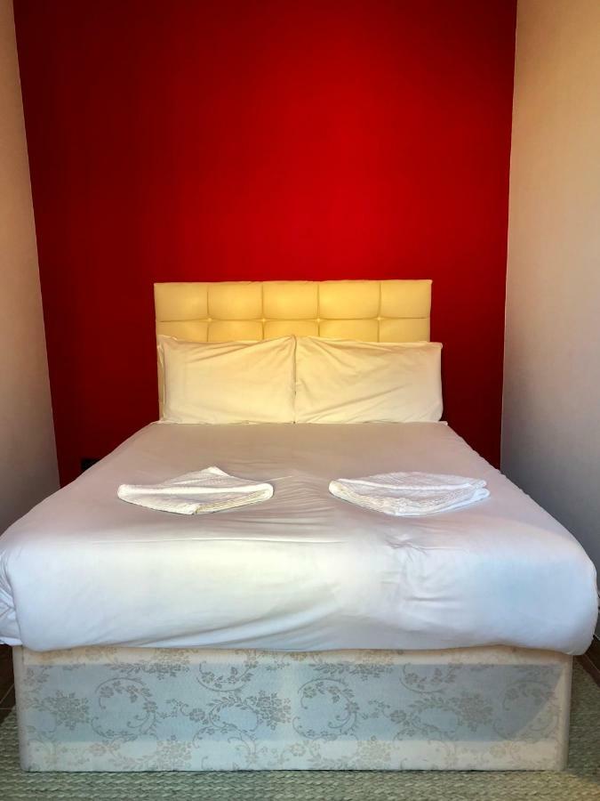 לונדון Stylish Maisonette And Studio In Victoria מראה חיצוני תמונה