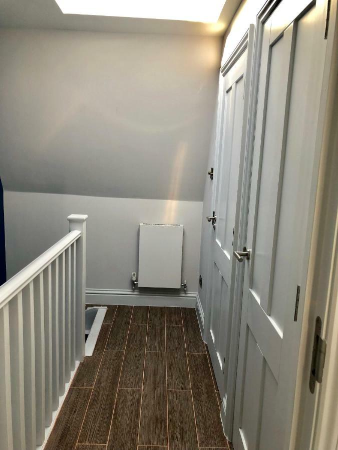 לונדון Stylish Maisonette And Studio In Victoria מראה חיצוני תמונה