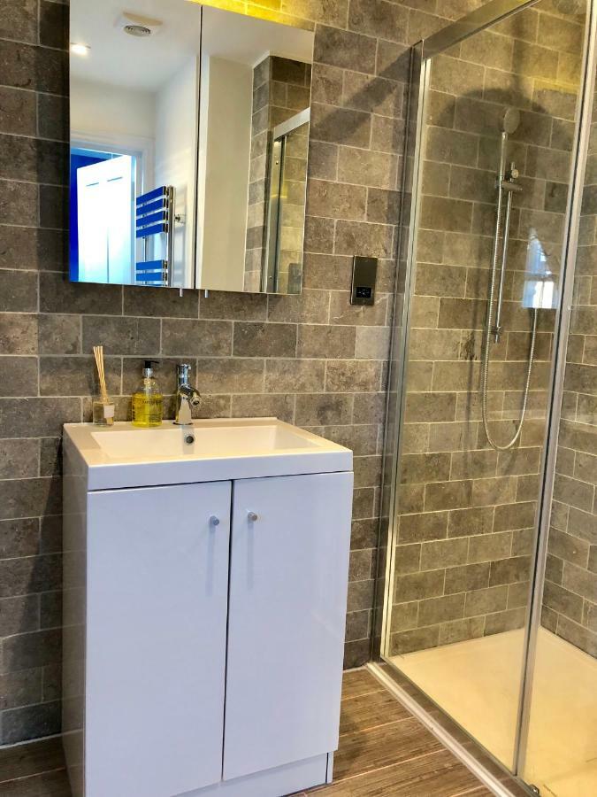 לונדון Stylish Maisonette And Studio In Victoria מראה חיצוני תמונה