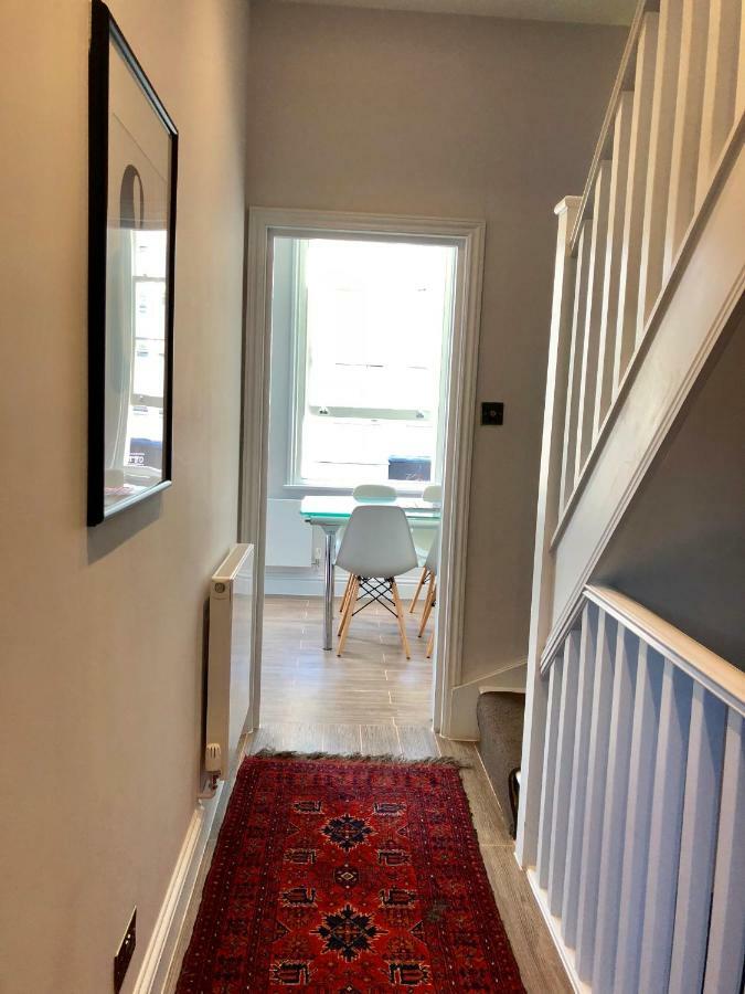 לונדון Stylish Maisonette And Studio In Victoria מראה חיצוני תמונה