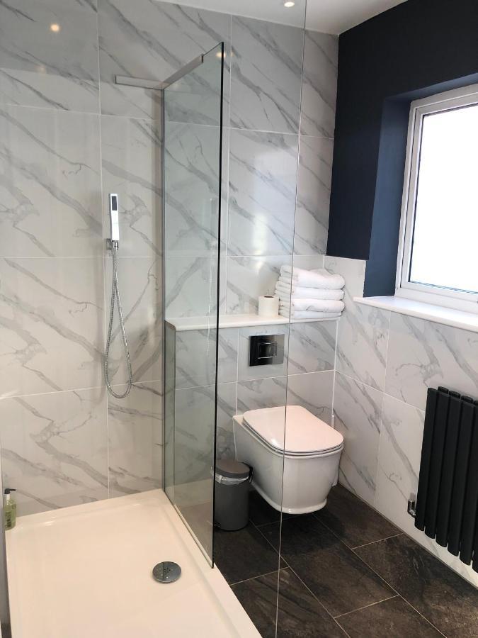 לונדון Stylish Maisonette And Studio In Victoria מראה חיצוני תמונה